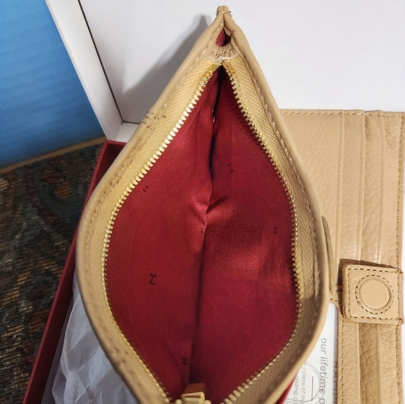 Hammitt 110 North Wallet - Picture 6 of 6